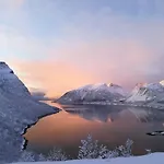 I Senja Hotel