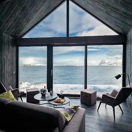 塞尼亚岛港口酒店