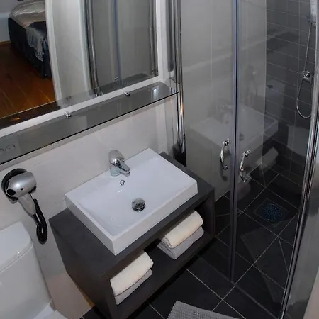 塞尼亚岛港口酒店 Hamn