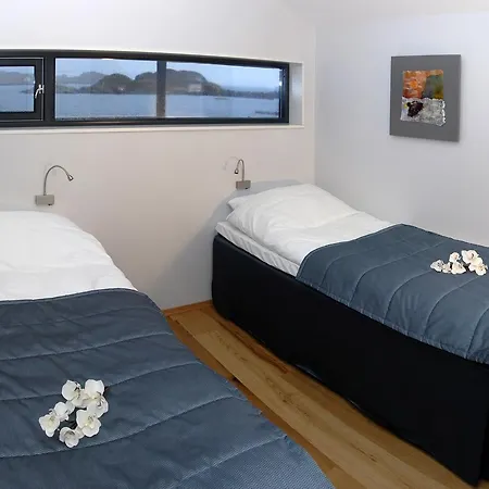 塞尼亚岛港口酒店