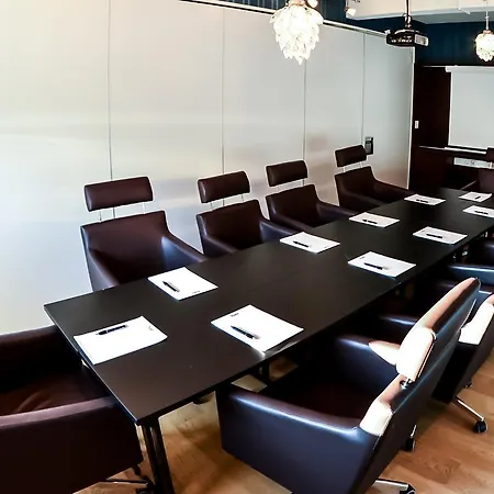 塞尼亚岛港口酒店 酒店 Hamn