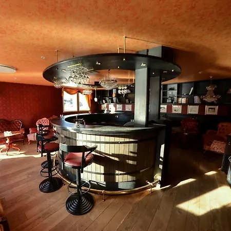 塞尼亚岛港口酒店 Hamn