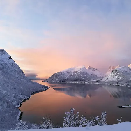 I Senja Szálloda
