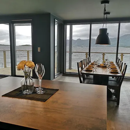 塞尼亚岛港口酒店 酒店 Hamn